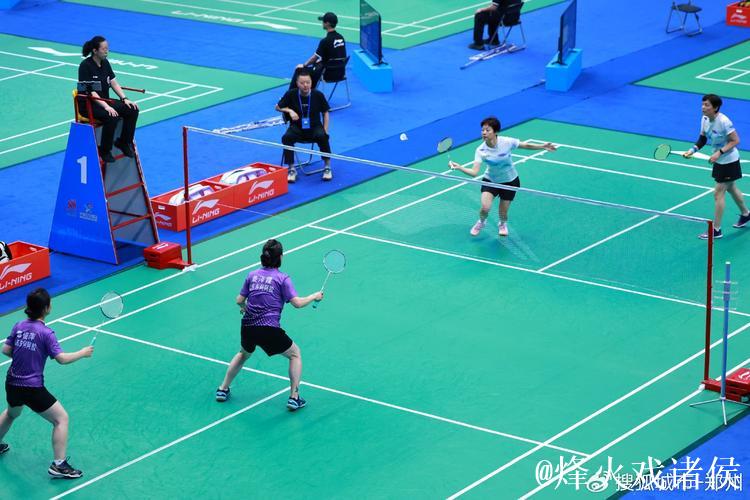 “十五运会羽毛球赛事落幕 赛场展现坚持与激情” “十五运会羽毛球赛事落幕 赛场展现坚持与激情”